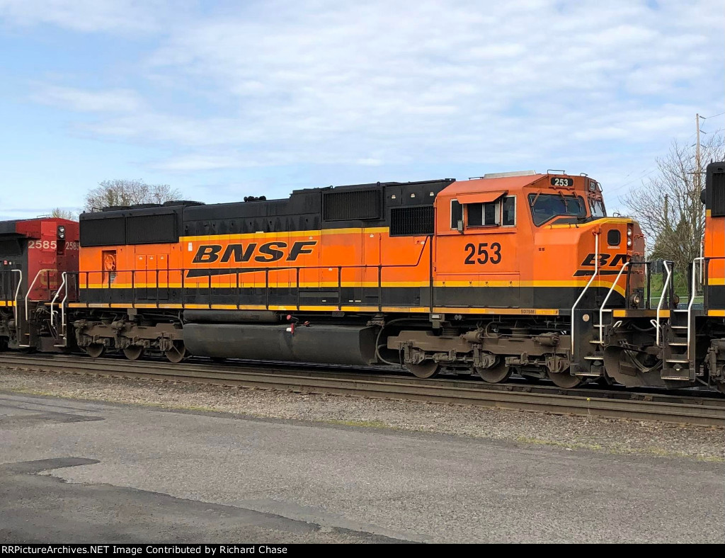 BNSF 253